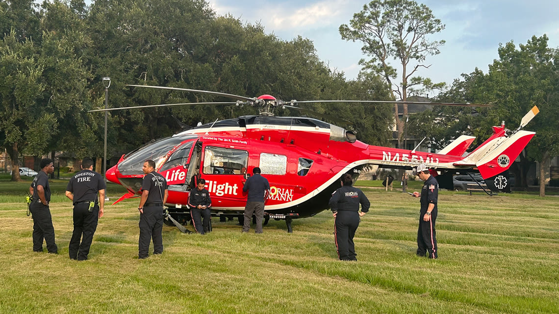 Life Flight makes emergency landing at Godwin Park in Meyerland