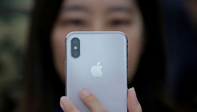 iPhone shipments in China jumped 12% in March after price cuts - Bloomberg By Investing.com