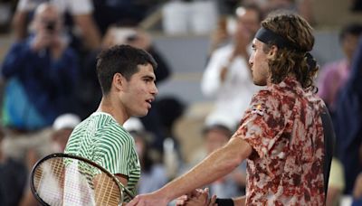 Stefanos Tsitsipas fires warning to Carlos Alcaraz after being taunted by rival