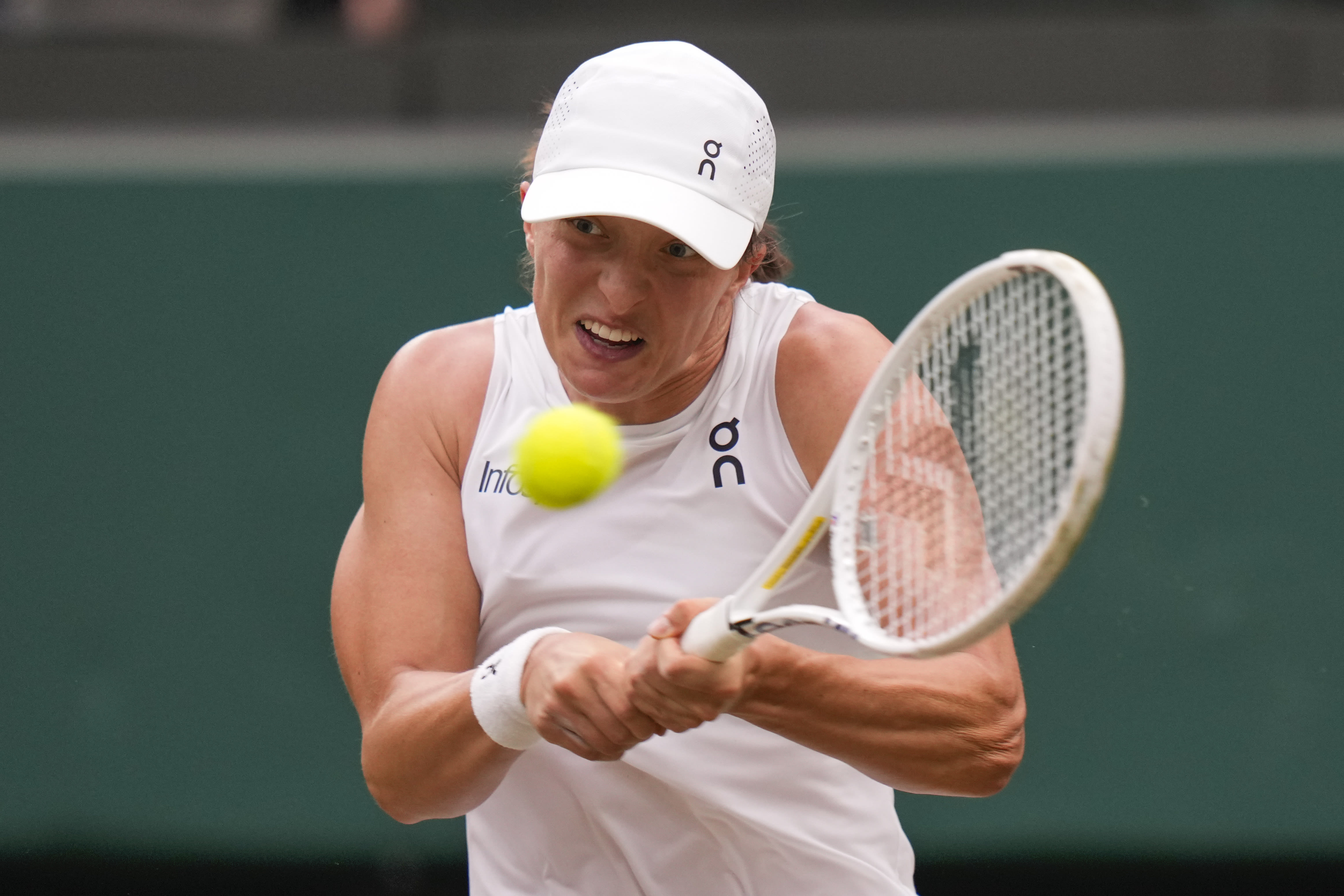 Carlos Alcaraz and Jannik Sinner advance to Wimbledon quarterfinals