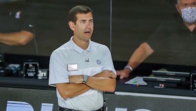 Brad Stevens de los Boston Celtics, ejecutivo del año en la NBA