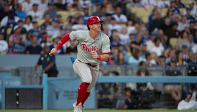 Hays exits Phillies' series finale vs. Dodgers with hamstring injury