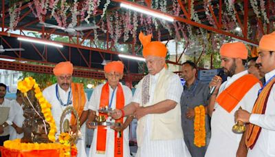 Amarnath Yatra: J&K LG Manoj Sinha flags off first batch of pilgrims from Jammu