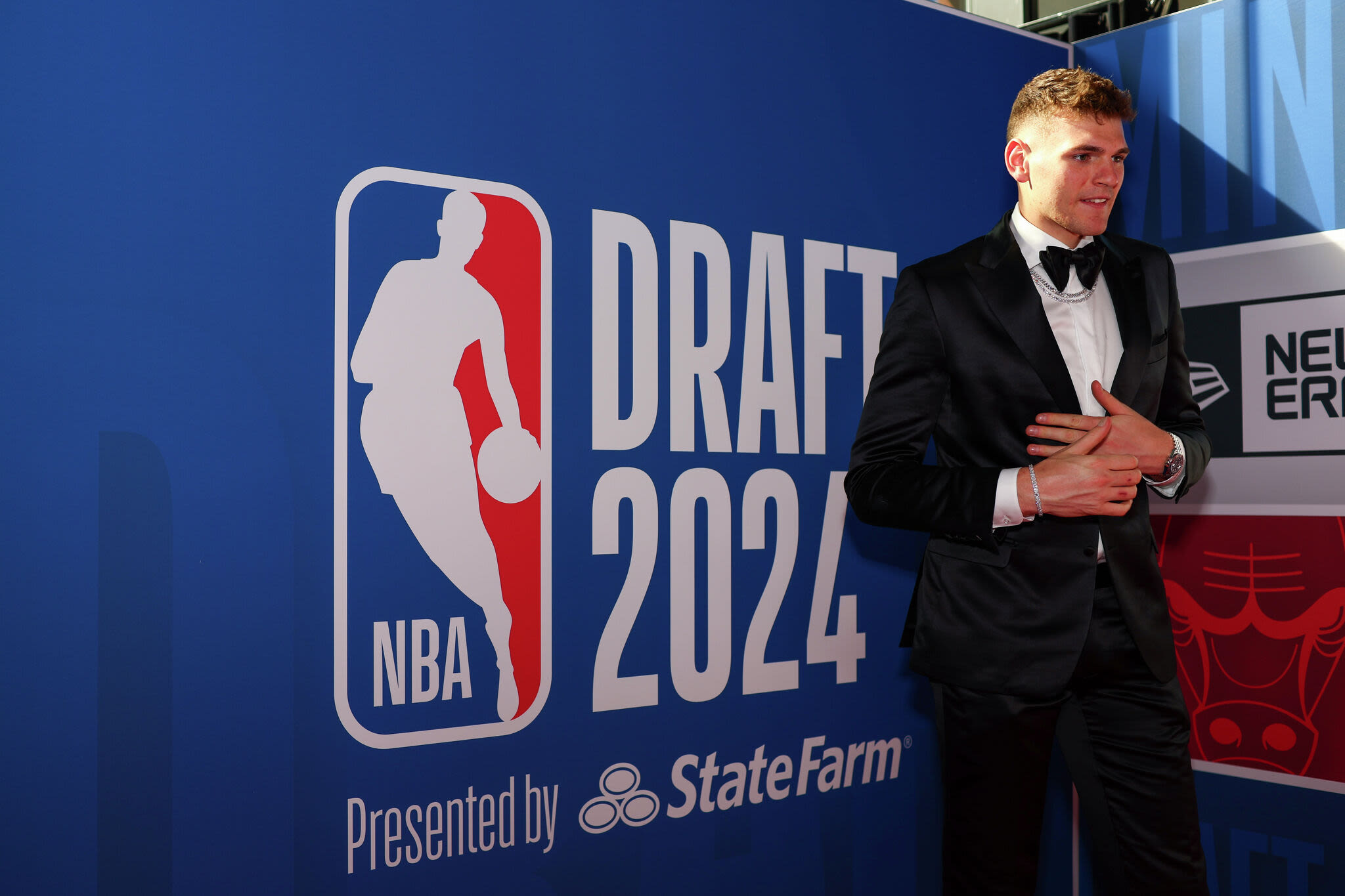 UConn star, CT native Donovan Clingan selected by Portland Trail Blazers with No. 7 pick in NBA Draft.