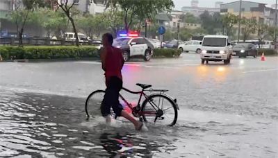 下午屏東再次降下暴雨 多地發生積淹水災情