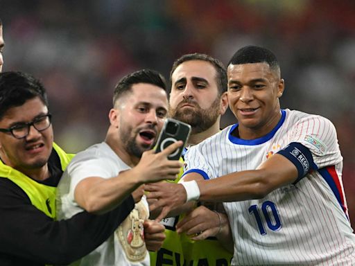 Francia fulmina a Mbappé