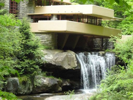 Franklin Lloyd Wright’s Fallingwater is a Pa. tourist attraction, but you can actually spend the night at Lynn Hall