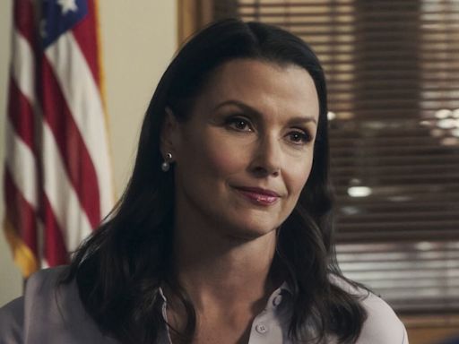 'CBS Reconsider': Bridget Moynahan Posted About Blue Bloods' Mid-Season Finale, And Of Course The Fans...