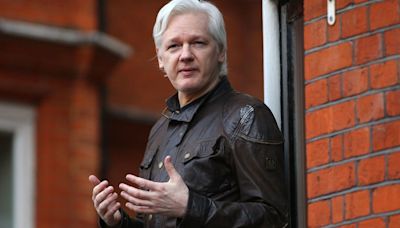Assange é autorizado a recorrer contra a extradição para os EUA; relembre o caso