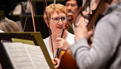 Violist retires after 44 years with Bournemouth Symphony Orchestra