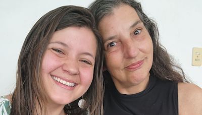 "Mamá, perdóname, pero no quería parecerme a ti": el íntimo relato de una mujer que creció con una madre con esquizofrenia