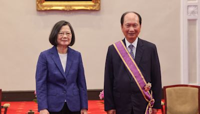 蔡總統頒授吳澤成二等景星勳章 (圖)