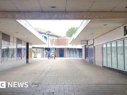 Yeovil Glover's Walk shopping centre to be bought and demolished