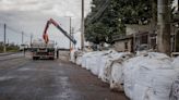 "Não há motivo para pânico e para alarme de evacuação", diz secretário de Obras de Canoas sobre infiltração em dique | GZH