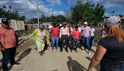 Moradores del barrio Mukai en Dajabón reclaman asfaltado de calles