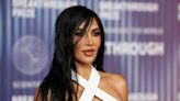 "Geht's dir gut?": Spott über Kim Kardashians Kopfsprung ins flache Wasser