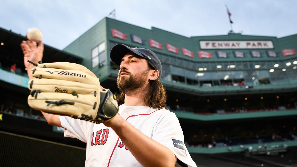 Noah Kahan is playing Fenway Park. Here's what he said about the Boston ‘Mecca.'