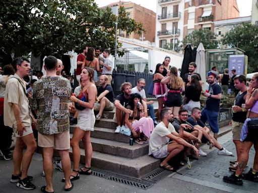 Barcelona cannot absorb infinite tourism growth, needs curbs, mayor says