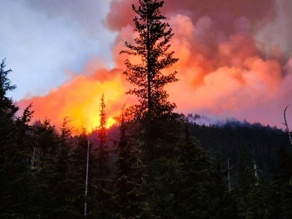 Wildfire ‘indefinitely’ closes North Cascades Highway east of Whatcom County