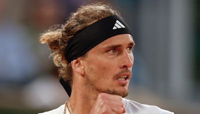 Alexander Zverev reaches his fourth consecutive French Open semifinal as trial proceeds
