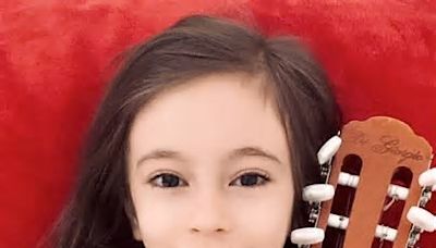 Neta de João Gilberto, Sofia Gilberto lança aos oito anos o álbum ‘Garota bossa nova’ com repertório autoral