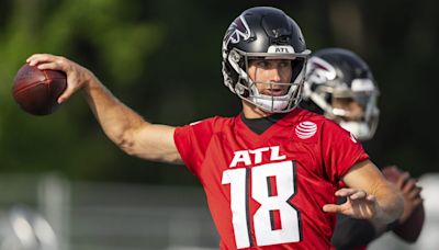 Atlanta Falcons show off new players, healthy dose of optimism in practice at high school in front of fans