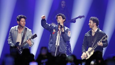 Jonas Brothers, la banda que marcó a toda una generación, arrasa en Bogotá