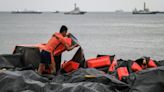 Navío petrolero hundido en Filipinas derrama combustible cerca de sus costas