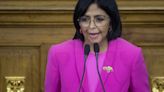 La vicepresidenta de Venezuela Delcy Rodríguez resultó herida tras la caída de un árbol