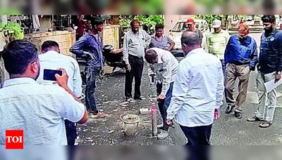 Pune experts collect Kolhapur road samples for quality testing | Kolhapur News - Times of India