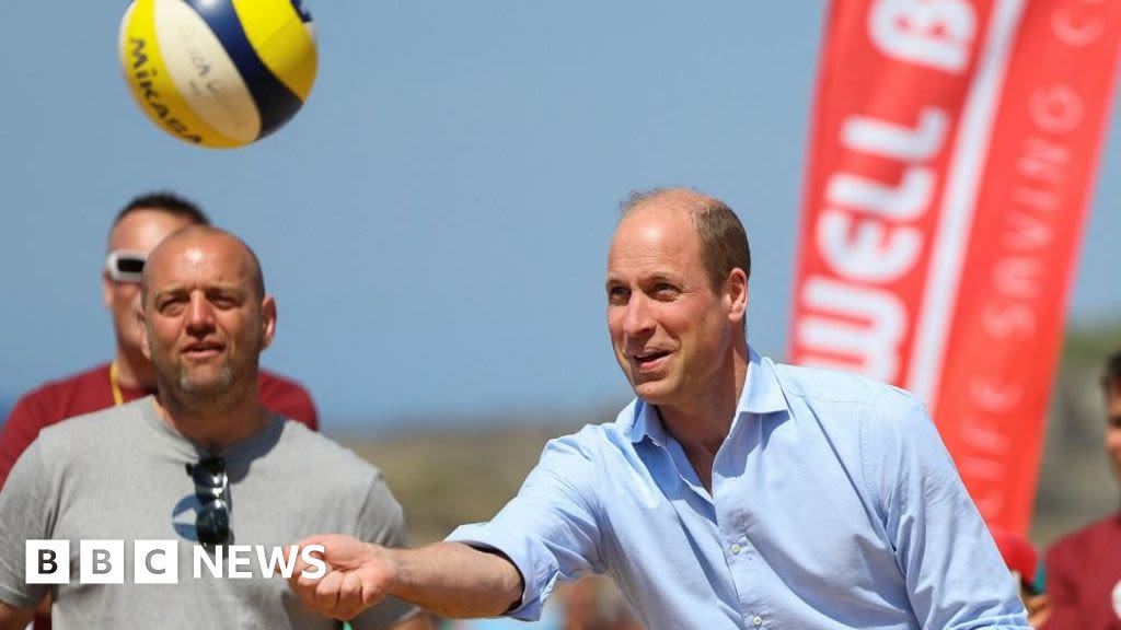 Watch: Prince William joins volleyball game on Newquay beach