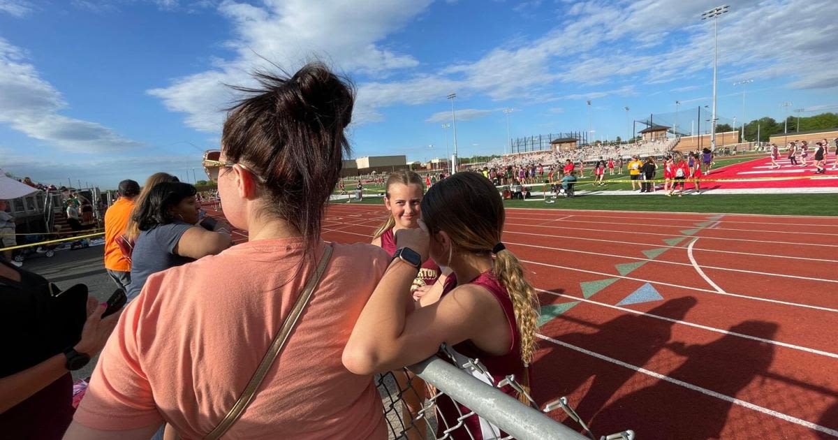 A photo finish for these moms and their daughters on Mother's Day