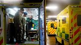 Gobierno británico pide prudencia por huelga de ambulancias