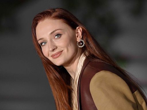 Sophie Turner Just Debuted a Bouncy New Lob