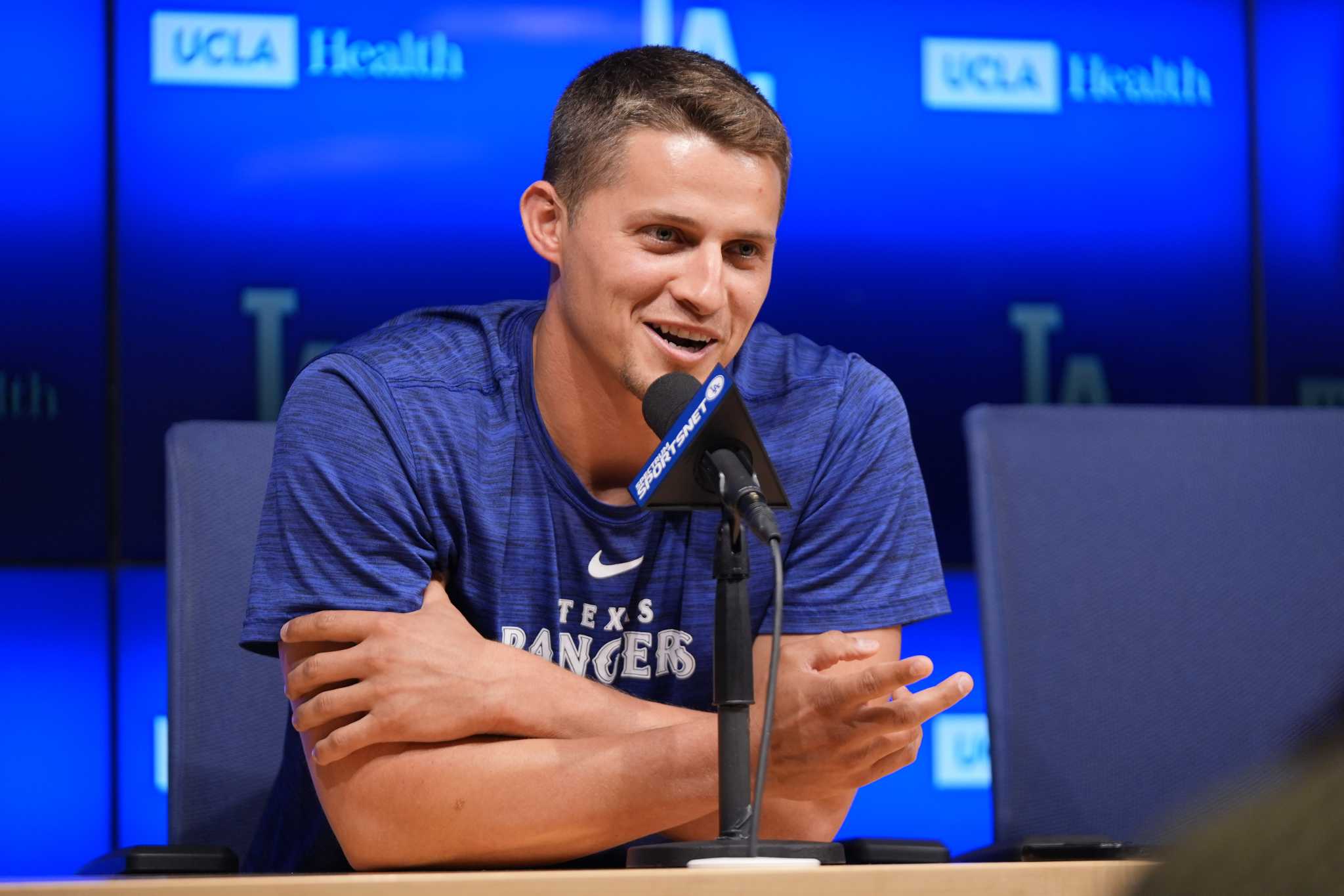 Corey Seager not in Rangers lineup for his 1st regular-season return to Dodger Stadium