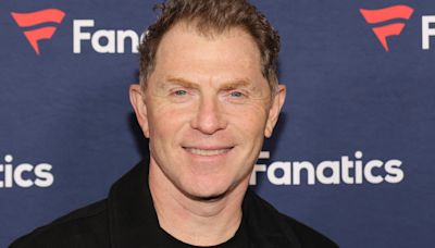 Bobby Flay's Pro Tip For Grilling Onions