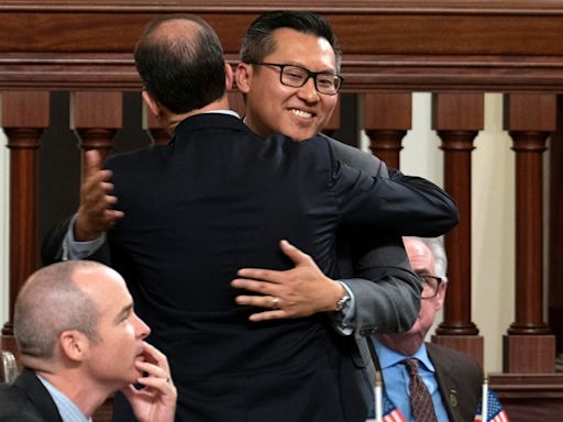 Republican Vince Fong sworn into Kevin McCarthy's old House seat