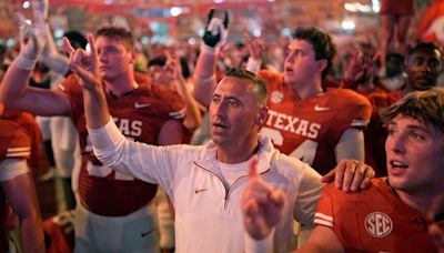 As Texas Longhorns rise to No. 1, older players recall memories of 5-7 finish in 2021