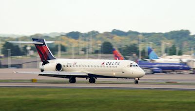 California mom arrested after allegedly abusing 2-year-old on Delta flight from Mexico