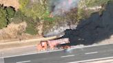 Caminhão pega fogo e provoca interdição em rodovia de Araçoiaba da Serra