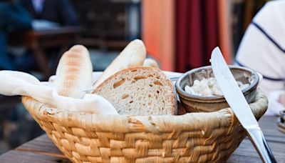 TikToker Says Restaurants Give Free Bread to Spike Glucose and Encourage More Ordering — What’s the Truth?