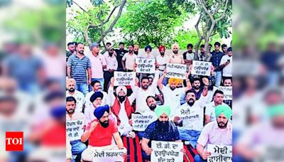 AAP Protest Against ED Raids: Internal Division Revealed as Leaders Skip Event | Ludhiana News - Times of India