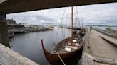 Ferreiros dinamarqueses reconstroem um barco viking para decifrar seus segredos