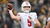 Wisconsin transfer QB officially joins Florida Gators