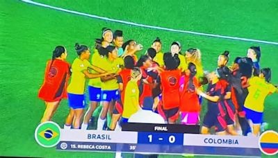 Jugadoras de Brasil provocan a las de Colombia y el partido del Sub-20 termina en riña: video