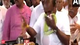 Union Minister HD Kumaraswamy hospitalised in Bengaluru after nose starts bleeding