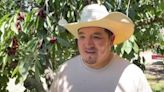 CA: FARM WORKERS BATTLE HIGH TEMPS