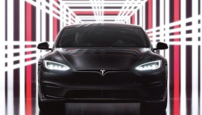 特斯拉(TSLA.US)挫逾3% 遭德銀大削目標價35%