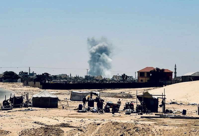 Israeli forces batter central, south Gaza with renewed truce bid at impasse