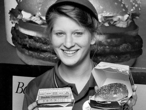 Vintage photos show what it was like to eat at Burger King in the 1980s